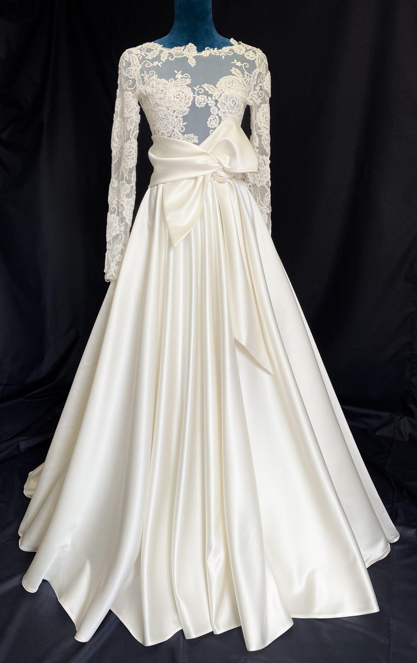 Vestuvinė suknelė “La beauté des fleurs”